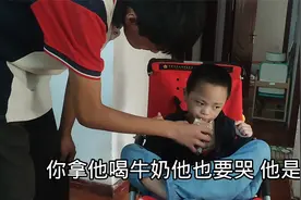 哥哥听话很暖心，疼爱小蓓儿，知道体贴妈妈辛苦让父母省心视频封面