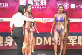 2022湖北女子健身比基尼C组冠军颁奖视频封面