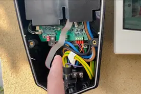 小伙为了省几千元，自己大胆安装特斯拉充电桩，装好了充电超级快