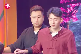 兄弟俩有点蒙圈，看热闹不嫌事大结果摊上大事了！这不尴尬了？视频封面
