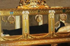 圣女逝世已141年，遗体却至今保持完好不朽之身，成世界未解之谜视频封面