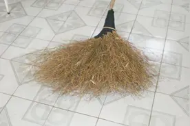 家里的这位置，切记不要放扫帚！不是迷信，早学会不吃亏视频封面