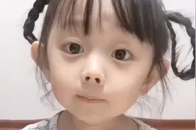 奶奶问宝贝孙女还想不想要个弟弟，听听萌娃的回答，实在是太可爱