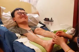 姐给我按摩服了，足疗脚趾捏得疼，不行不行，解压助眠视频封面