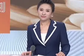 女子被人踩了脚，竟打了110跟120，还发生奇葩一幕丨生活这一刻视频封面