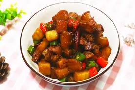 做红烧肉时，到底要不要焯水，很多人都做错了，难怪颜色不好看！