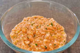 饺子馅流汁有诀窍，教你饭店不外传秘方，肉馅鲜香，每一口都爆汁