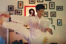 原来男生也喜欢练瑜伽？够养生