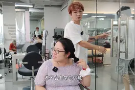 自然卷太难了 去挑战一下剪刘海让我看起来不凶 结果像换了个人