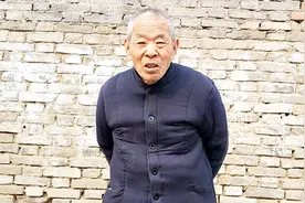 农村83岁退休村干部，如今一个月领多少退休金？听完下巴掉一地视频封面