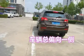 倒车入库时为什么车身总是斜的，老司机分享，车辆居中技巧视频封面