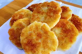 苹果吃不完，只需简单3步，教你做成小零食，软糯香甜，真解馋。