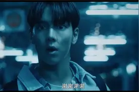 可憐的韓帥哥下班途中遭人體模型追捕最終慘遭同化成人型模特视频封面