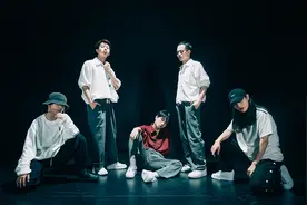 低音炮酥上天！顽皮老板喝不醉，炫酷编舞《天上飞》视频封面