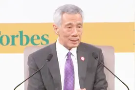 李显龙在香港被侮辱 银行被一把火烧掉 新加坡人一气之下骂翻暴徒视频封面