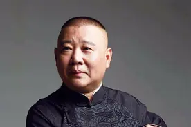 郭德纲只喝自己水杯的水！歌星王杰是前车之鉴！视频封面