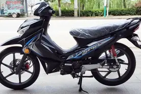 铃木机车总算更新了！国四标准，3.7L油箱，续航200公里，更时尚