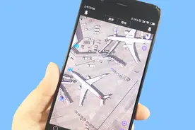 不管是什么手机，点击地图这里，秒变实景模式，自家房顶都能看见