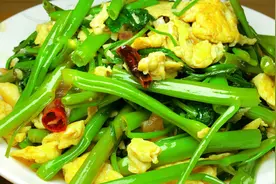 天热少吃肉多吃菜，教你做空心菜炒鸡蛋，根根清脆营养健康视频封面