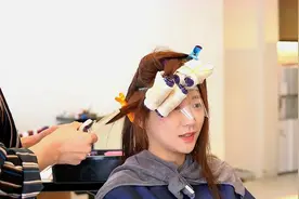 这可能是我看到“最女神”的长发，烫过的就是不一样，越看越喜欢