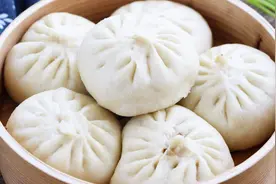 新款的土豆洋葱馅包子，口感香脆，每顿可以吃4个，特别解馋！视频封面