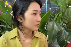 美女220万的冰阳绿赌石，加工翡翠手镯全过程，你见过吗视频封面