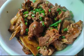 梅姐买了半只鸭子，做一道生焖沙姜鸭，配白米饭大口吃肉太过瘾了视频封面