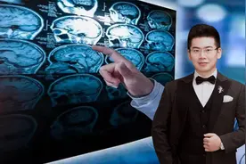 脑梗来袭，头部常有这4个症状，请留意！视频封面