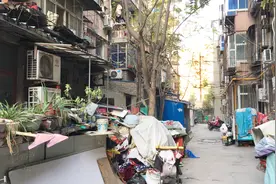 郑州老旧小区改造问题多，消防通道狭窄，自行车电动车乱停乱放视频封面