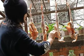 快过年了，在家简单腌制风干鸡，方法和配方告诉你，收藏了！视频封面