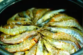 大虾别水煮了，教你好吃的做法，不炒不炸，5分钟出锅，汤鲜味美