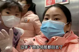 带娃帮邻居喂猫铲屎，开门就倒腾了半个小时，差点被当成小偷视频封面