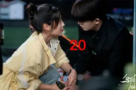 热恋情侣第一次单独相处，女孩就迫不及待要和男友亲亲视频封面