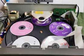 找来一个T标松下五碟连放vcd，当年的高端货，现在再也用不上了视频封面
