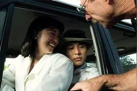 在美国亲吻只是对对方的一种关心视频封面