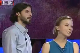 美国小姑娘7岁来中国，南京上学还加入少先队，汉语说的太地道了视频封面