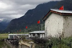在我国边境生活200多年的民族，不愿离开我国，申请加入我国获准视频封面