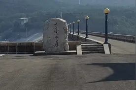从北京市区驱车38公里到昌平区，唯可惜，十三陵水库不对个人开放视频封面