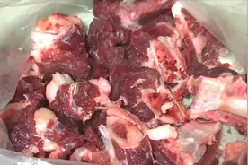 1根牛排骨，1个土豆，2个西红柿，懒人版煲汤做法，全家人都能喝