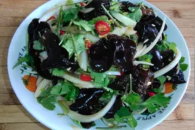 怪不得饭店的凉拌木耳那么好吃，原来这么简单，看完3分钟就学会视频封面