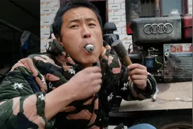 灯泡放进嘴里拿不出来，能把它敲碎拿出来吗？农民亲自放进去看看视频封面