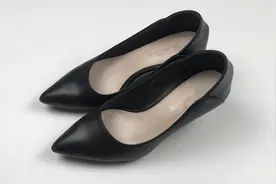 穿高跟鞋又痛又挤脚？鞋店老板娘教我一诀窍，跟平底鞋一样舒服