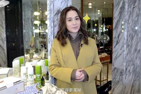 香蕉街拍突击了钟欣潼的房间！女神娇的精致到底是怎么养成的？视频封面