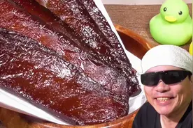 熏制。 我把金枪鱼干了！ 鲜味凝缩！ 好！ 如何使自制金枪鱼干。