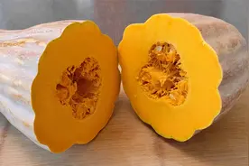 切开的南瓜如何保存？老农教我一招，放30天照样新鲜，方法真管用