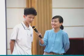 14岁女孩“爱情观”作文火了，网友：我活了几十年也没她看得透彻视频封面