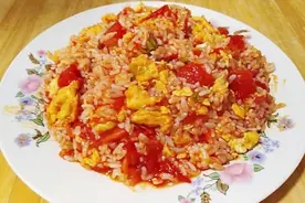 剩饭大变身，教你西红柿炒米饭，粒粒分明，茄汁喷香，孩子真爱吃