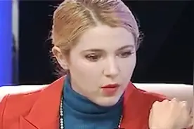 外国姑娘来中国被震撼，被美轮美奂的校园惊呆，直呼：不敢置信视频封面