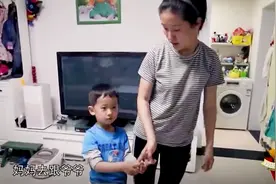 孩子太黏妈妈，妈妈去哪他就去哪？细节暴露黏妈原因！视频封面