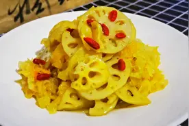 银耳莲藕新吃法，简单一拌，酸甜可口，营养美味，大人小孩都爱吃